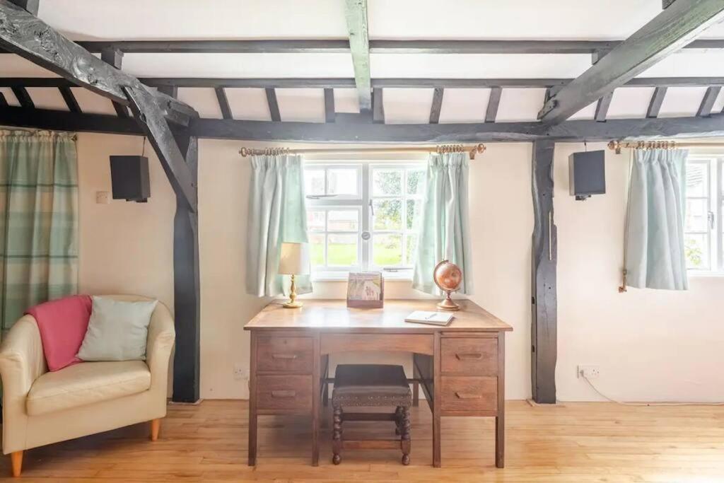 Cozy One-Bedroom Cottage In Great Tey Luaran gambar