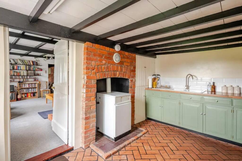 Cozy One-Bedroom Cottage In Great Tey Luaran gambar