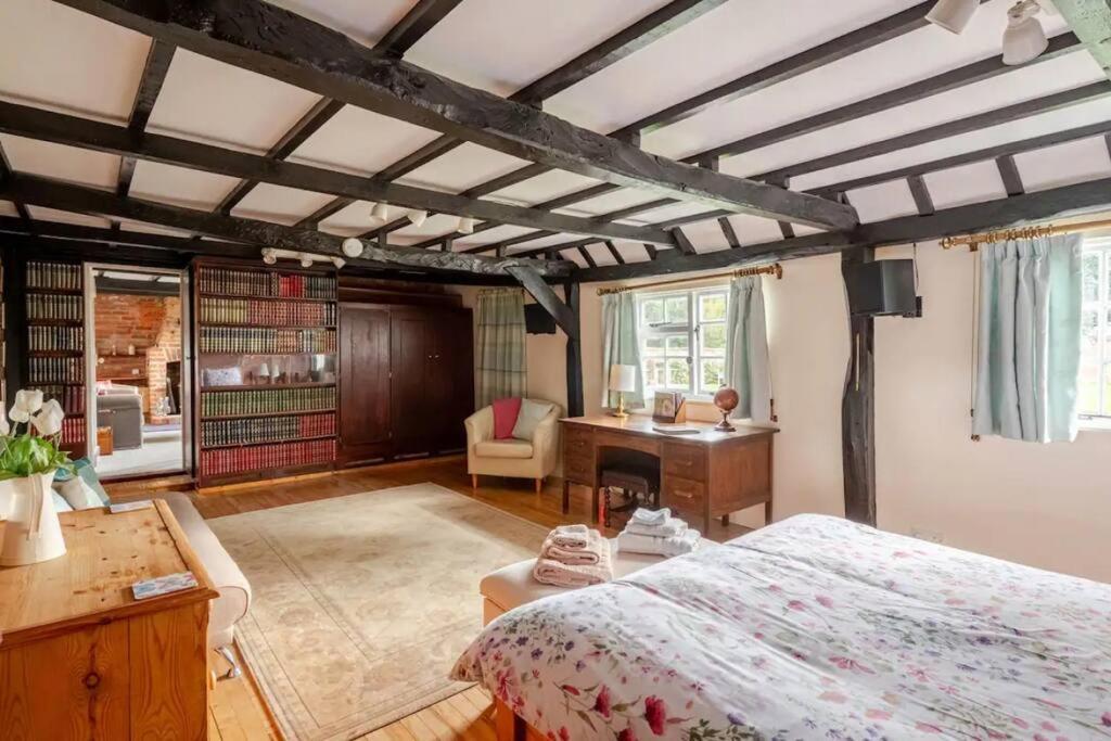 Cozy One-Bedroom Cottage In Great Tey Luaran gambar