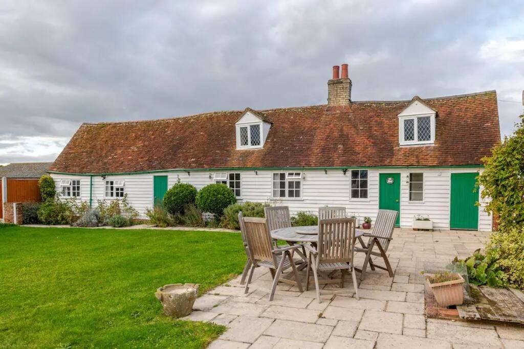 Cozy One-Bedroom Cottage In Great Tey Luaran gambar