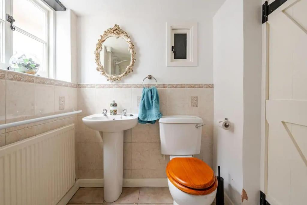Cozy One-Bedroom Cottage In Great Tey Luaran gambar