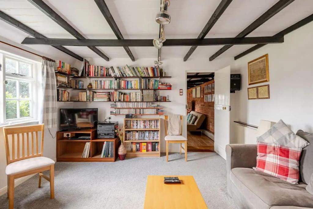 Cozy One-Bedroom Cottage In Great Tey Luaran gambar